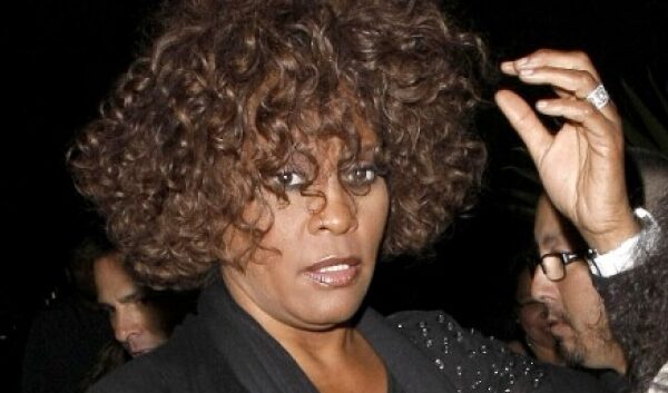 Mirė muzikos legenda Whitney Houston