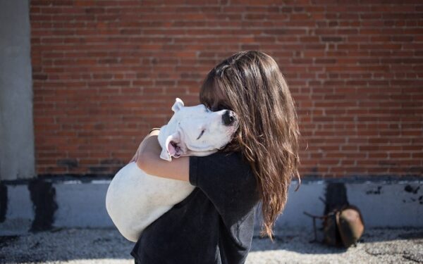 Jautru: iš gyvūnų prieglaudos „įvaikinti“ augintiniai ir jų gelbėtojai (foto)