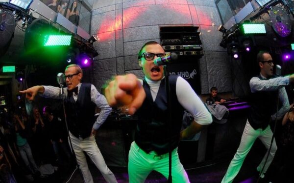 “Dr.Who” atidaro naktinę čiuožyklą su DJ Valeria Croft ir Mantu