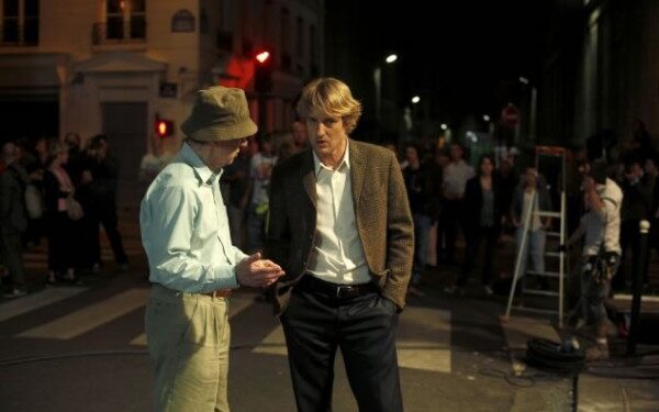 W. Allenas gailisi nelikęs gyventi Paryžiuje