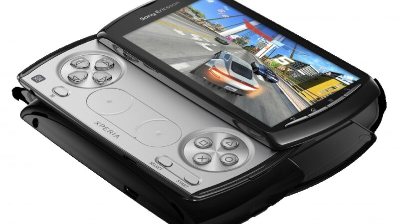 „Xperia PLAY” – pirmasis mobilusis telefonas su „PlayStation“