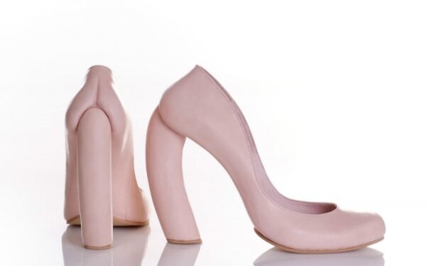 Daiktų pusryčiai. Nešvankūs aukštakulniai (foto)