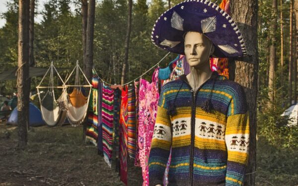 „Yaga Gathering“: daugiau šviesų, garso, spalvų ir kitoniškumo (įspūdžiai iš festivalio, fotoreportažas)