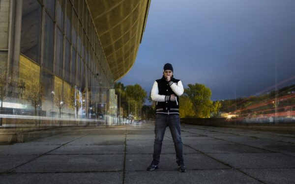 Prieš solinį albumą reperis Yga pristato patriotiškų klausimų keliančią dainą