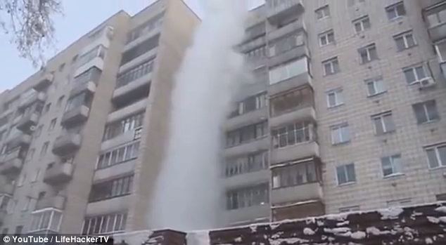 -41ºC speigas Rusijoje: iš 9 aukšto išpiltas verdantis vanduo nepasiekė žemės (video)