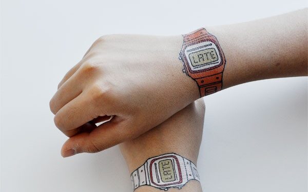 Daiktų pusryčiai. Laikrodis vėluojantiems