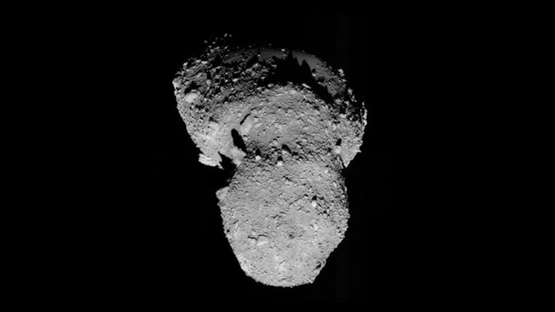 Panikuoti neverta: asteroidas 2005 YU55 Žemei pavojaus nekelia