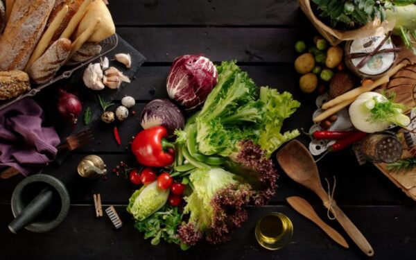 Kodėl pavasarį naudinga valgyti žalumynus? (+ receptas)