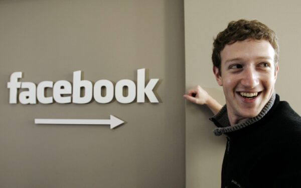 Kiek kainuoja  „Facebook“ žinutė Markui Zuckerbergui?