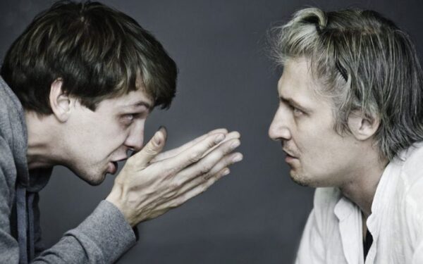 „Sirenos“ skelbia lietuvišką programą