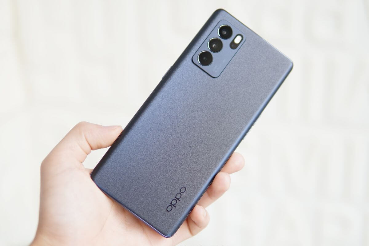 Kinijoje išleistas išmanusis telefonas su iPhone 16 stiliaus mygtuku