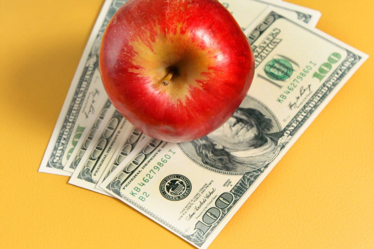 „Apple“ sumokės iki 1 mln. dolerių