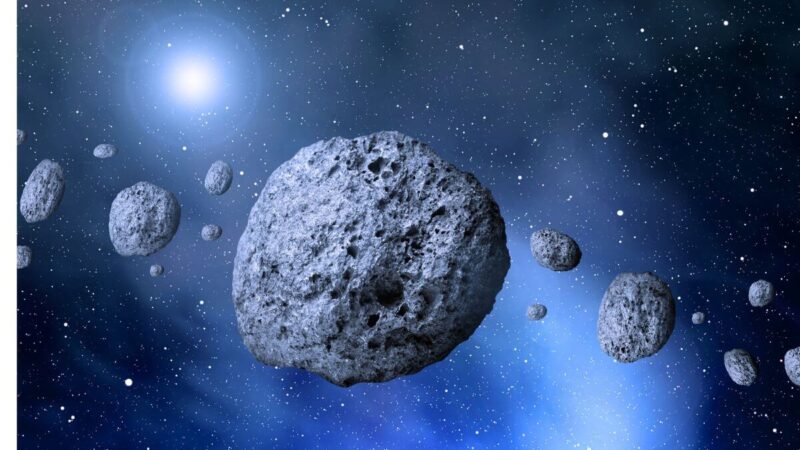Keturi potencialiai pavojingi asteroidai praskriejo pro Žemę: kokiu atstumu jie buvo nuo mūsų planetos?