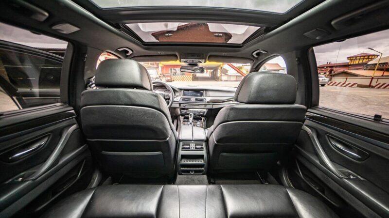 Pašalinkite įbrėžimus nuo automobilio plastiko apdailos su šiuo paprastu metodu!