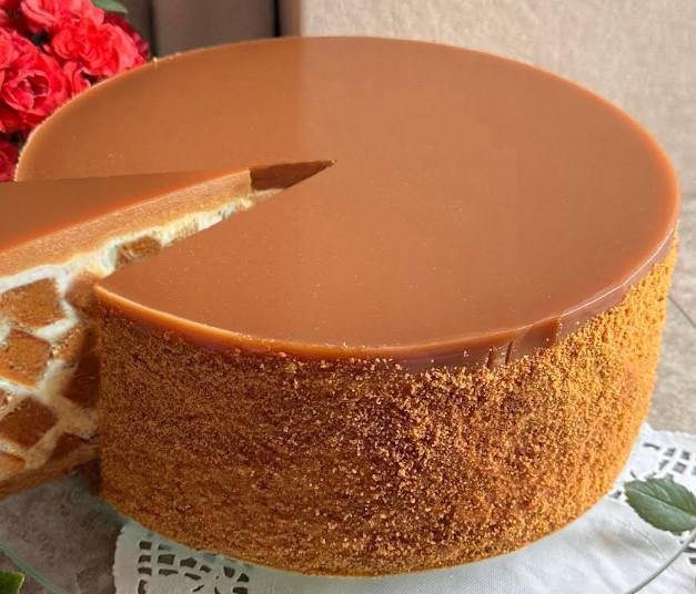 Medaus tortas su karamele receptas