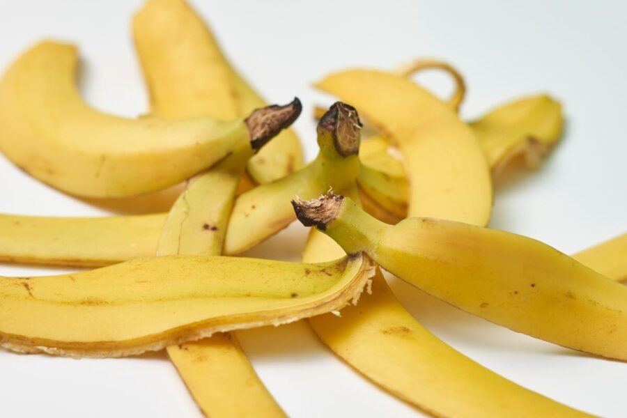 Trąšos augalams iš bananų žievelių