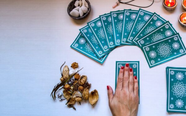 2024 metų lapkričio 4–10 d. Taro prognozė: vieno Zodiako ženklo laukia didelio džiaugsmo akimirkos