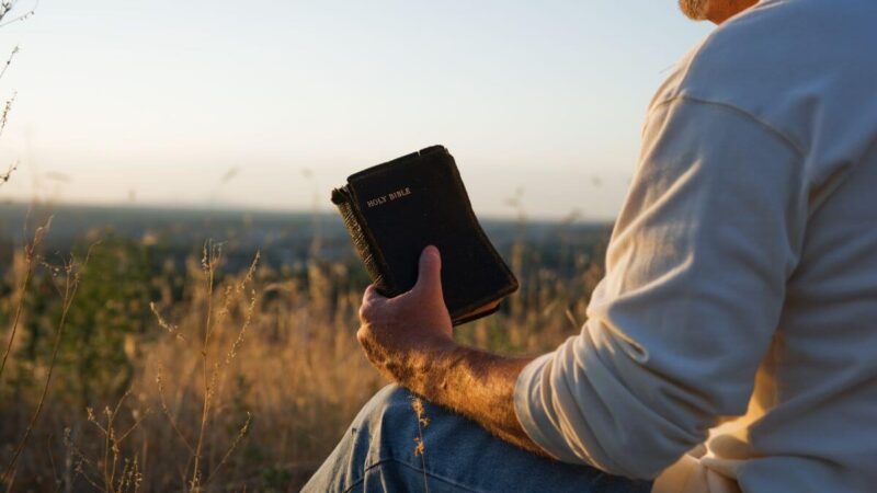 Būti vienišam 2025 metais: kodėl vienatvė yra naujas kelias į laimę?