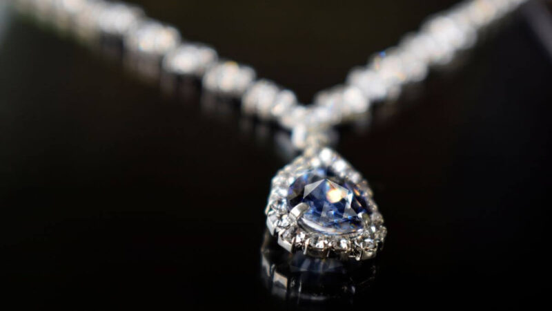 Deimantai 2024-2025: šiuolaikiškos prabangos tendencijos