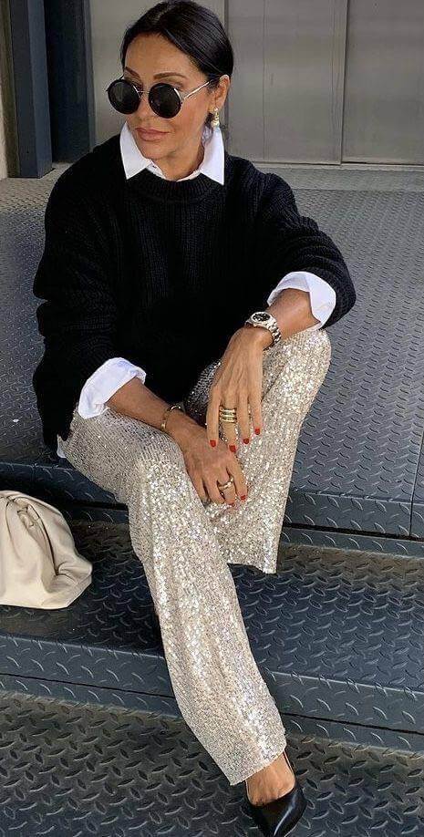 Kaip-apsirengti-sventems-kelnes-su-zvyneliais-megztinio-ir-marskiniu-derinys-pinterestcom-Sequins-Pants-Outfit - Laikas.lt Kaip apsirengti šventėms. Šventiniai drabužiai. Kelnės su žvyneliais, megztinio ir marškinių derinys. Pinterest.com Sequins Pants Outfit