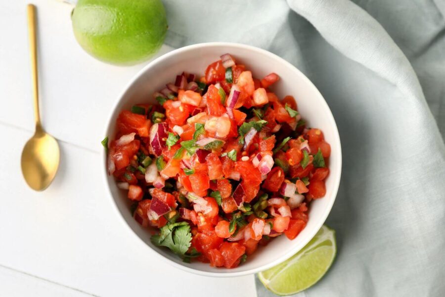 Meksikietiška pomidorų salsa. Salotos