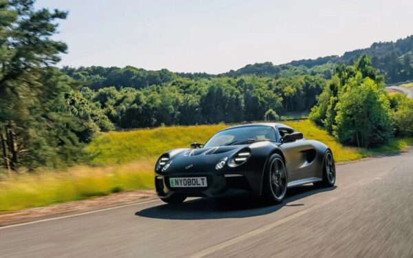 Šio elektrinio automobilio baterijai pasikrauti pakanka vos 5 min