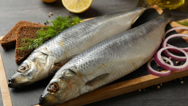 Pasak virtuvės šefo, rinkdamiesi silkę visi daro vieną kritinę klaidą