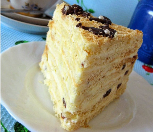Tortas Napoleonas su kondensuoto pieno kremu