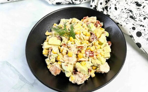 15 šventinių salotų ir mišrainių jūsų Kūčių ir Kalėdų stalui