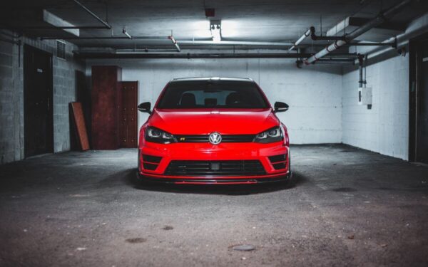 „Volkswagen“ kaltinamas dešimtmečiais Brazilijoje ūkių darbuotojus laikę vergais