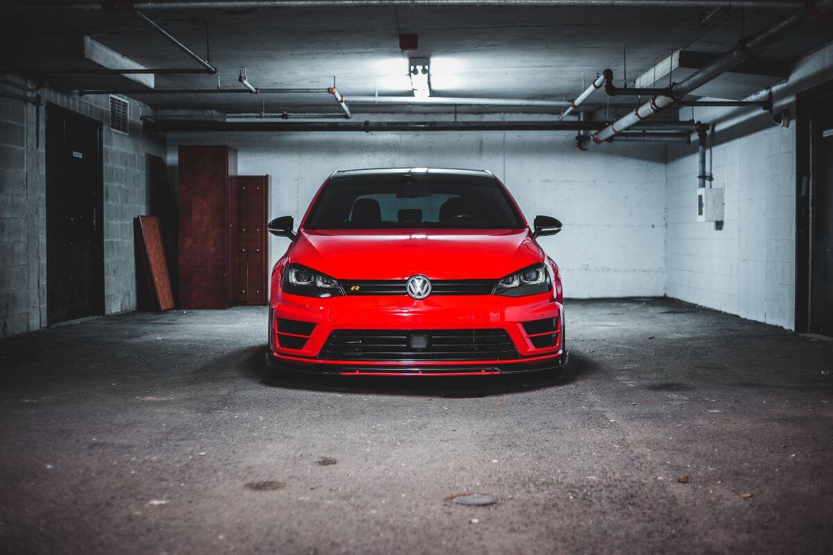 Volkswagen kaltinimai darbuotojų vergove