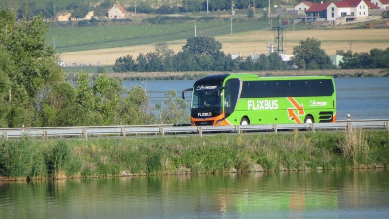 Artėjant traukiniui, autobusas su vaikais buvo evakuotas per kelias sekundes
