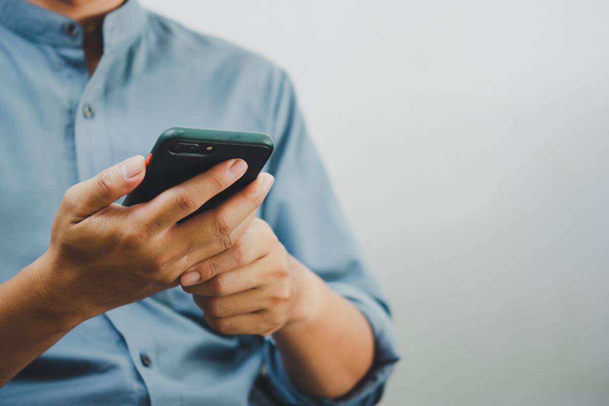 Išmaniųjų telefonų žala: veikia mūsų sveikatą ir grožį