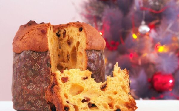 Kalėdinis pyragas su džiovintais vaisiais: paprastas receptas be sviesto, kiaušinių ir cukraus