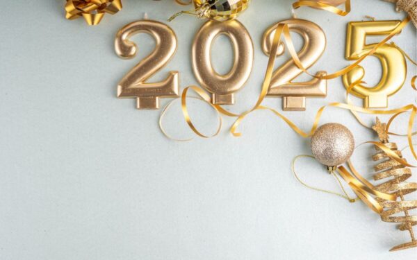Kokia spalva simbolizuos Naujuosius 2025 metus: kaip švęsti šventę