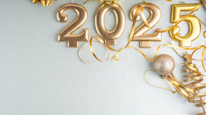 Kokia spalva simbolizuos Naujuosius 2025 metus: kaip švęsti šventę