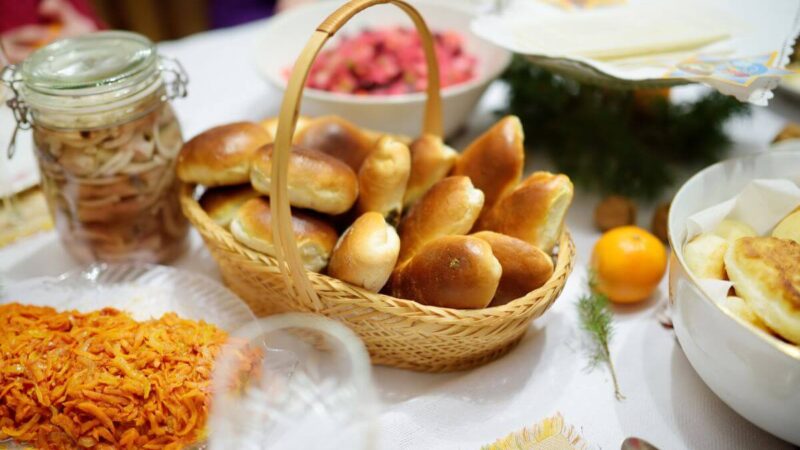 Kokie patiekalai neturėtų būti ant jūsų stalo per Kūčias?