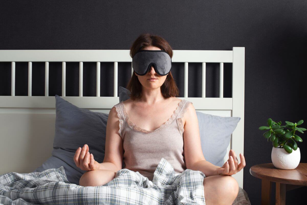 Meditacija prieš miegą: kaip tai veikia savijautą