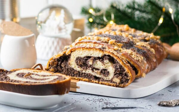 Naminis mielinis pyragas su aguonomis: puikus desertas Kalėdoms