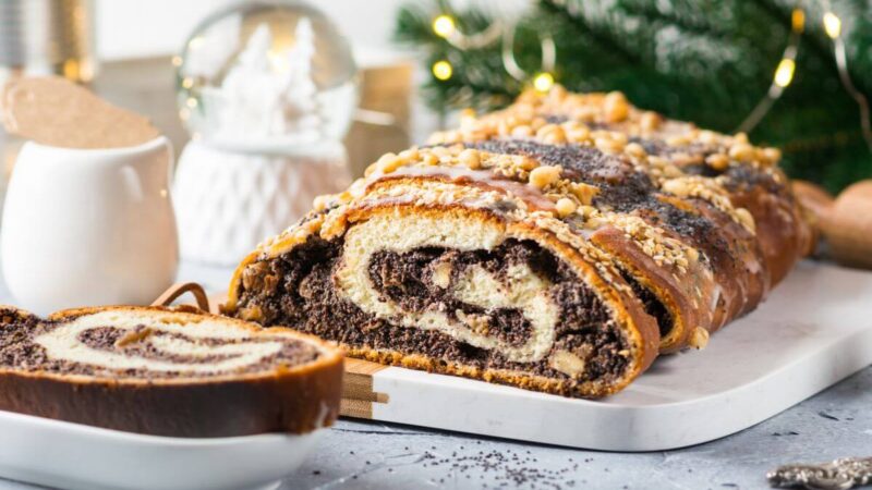 Naminis mielinis pyragas su aguonomis: puikus desertas Kalėdoms