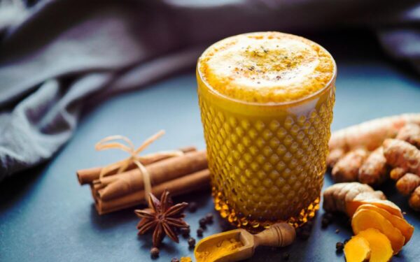 Pienas su anyžiais: natūralus būdas stiprinti sveikatą