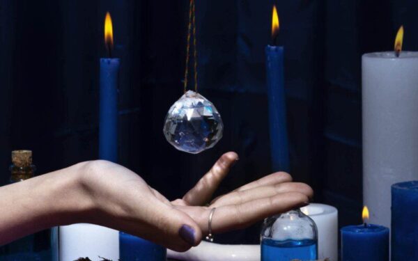 Penktadienio horoskopas (gruodžio 13 d.): Trys Zodiako ženklai užmegs netikėtus meilės ryšius!