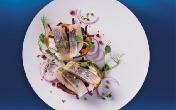 Skandinaviškas silkės receptas su kreminiu sūriu ir burokėliais