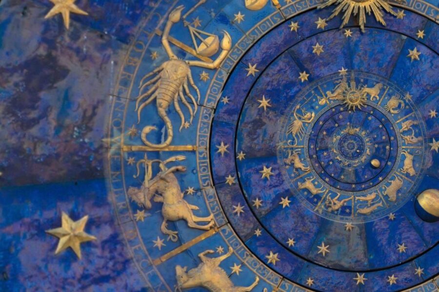 Ketvirtadienio komplimentas (sausio 23 d.): Paslaptingumas ir žavesys atsiskleidžia tam tikriems zodiako ženklams užpildant šiluma ir žavesiu, o kitas stebina vizionieriška įkvėpimu!