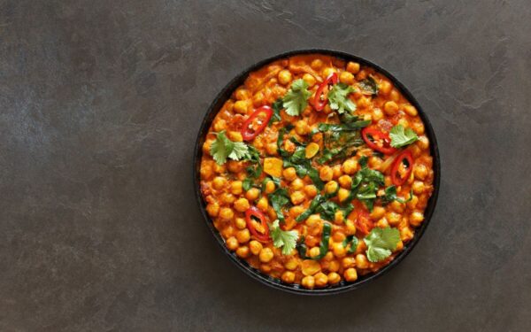 Lengvas daržovių troškinys su avinžirniais – tik 200 kcal!