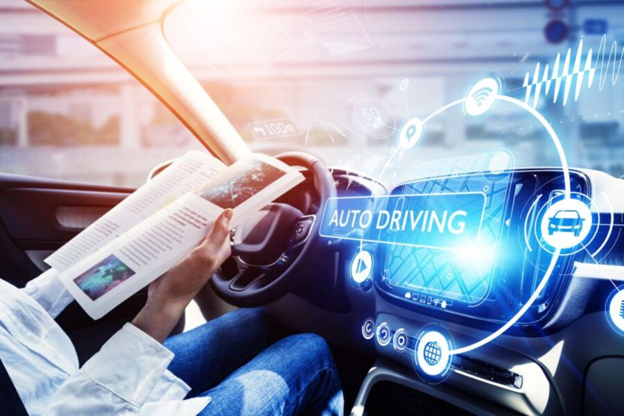 Italai testuoja autonominį automobilį.
