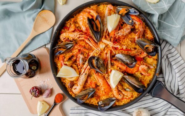 Paella receptas – nacionalinis ispanų patiekalas jūsų stalui