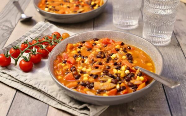 Meksikietiška pupelių sriuba su gvakamole – veganiška vakarienė