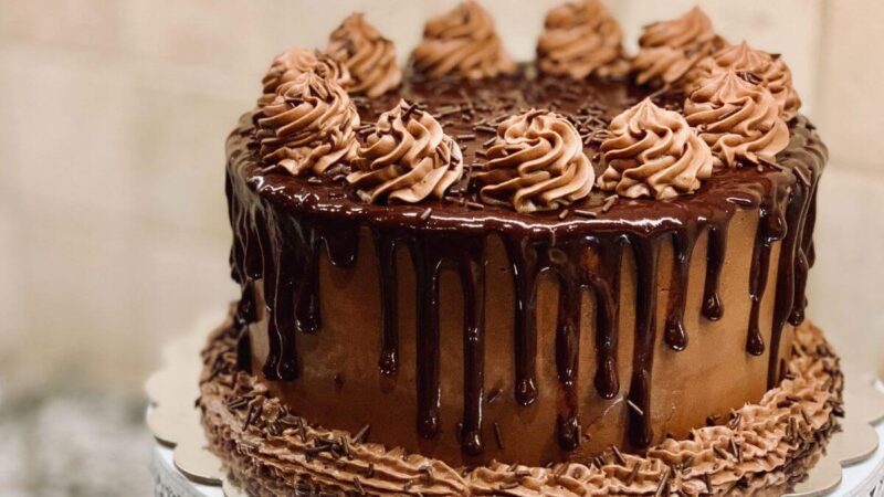 Šokoladinis tortas su žemės riešutų sviesto kremu