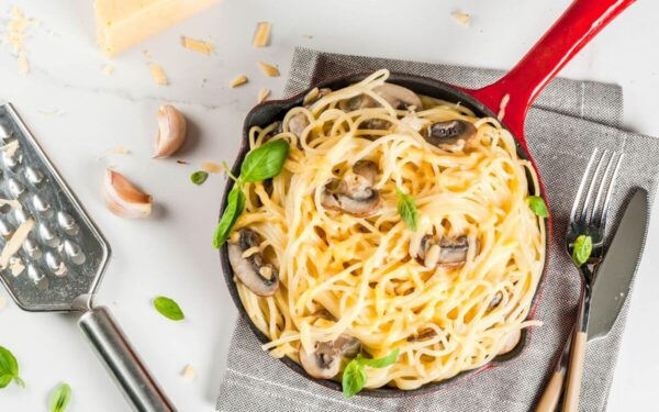 Kreminiai makaronai su grybais – valentino dienos vakarienė